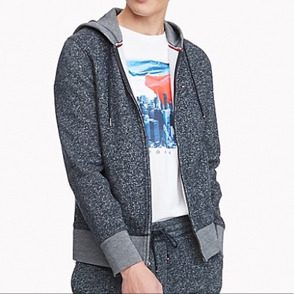 🏡 Moving sale  Price Firm Hilfiger zip up hoodie - Picture 1 of 5